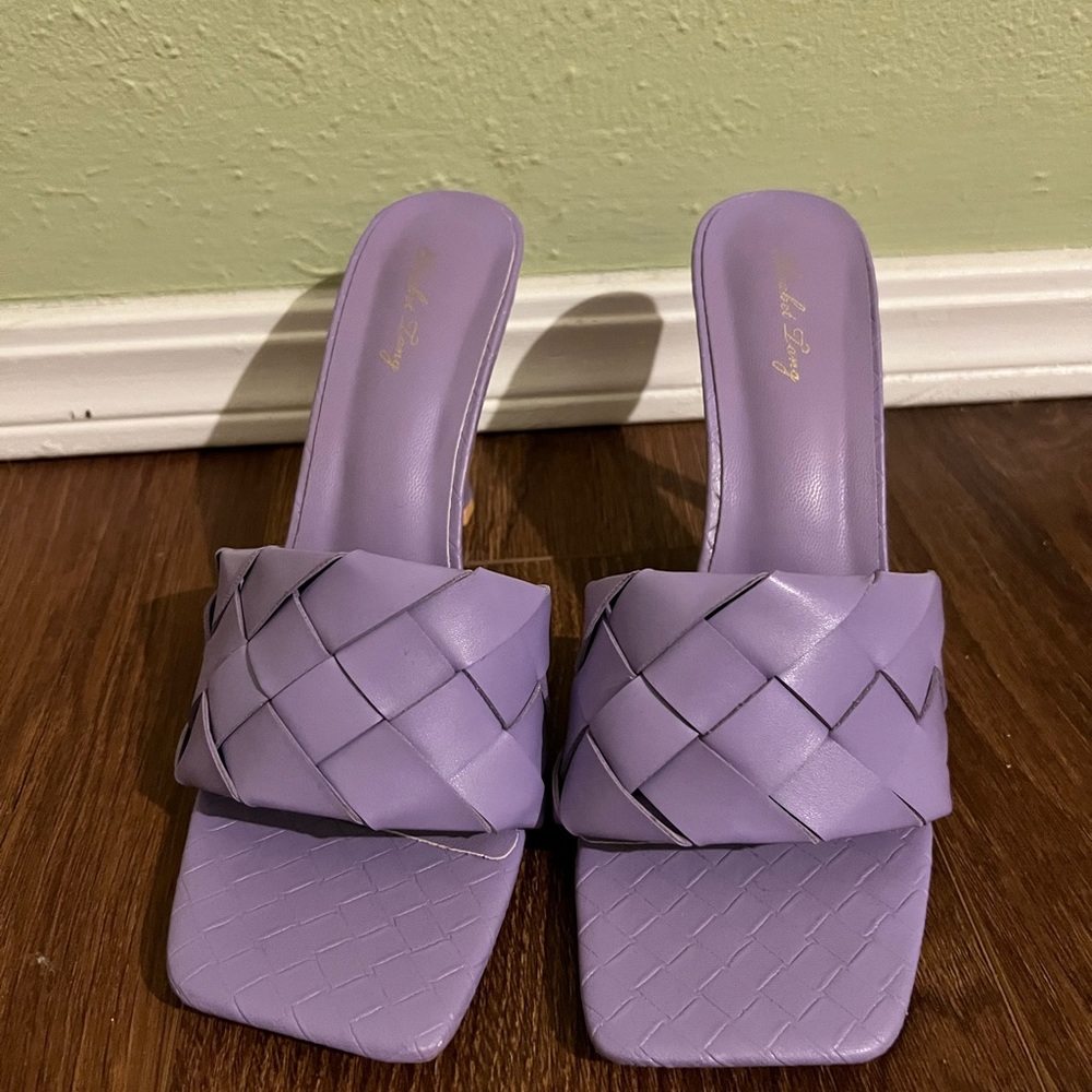 Women’s heels size 10